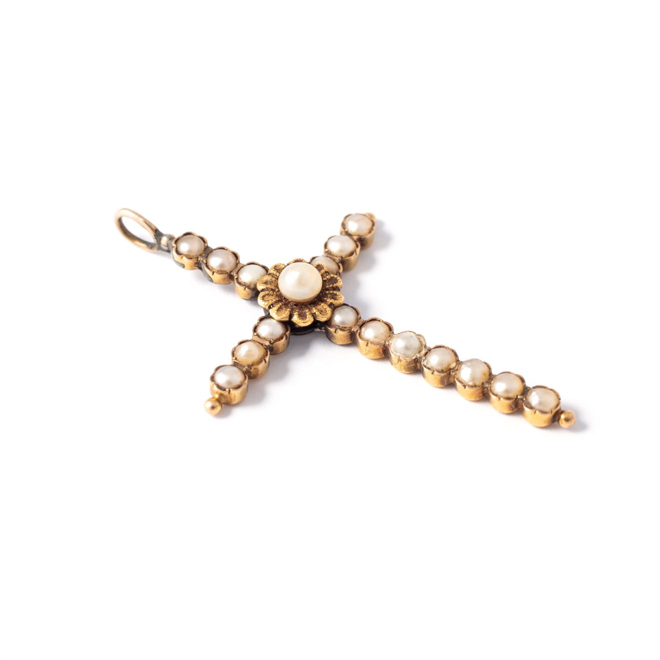 Pendant cross pearl gold white yellow necklace antique