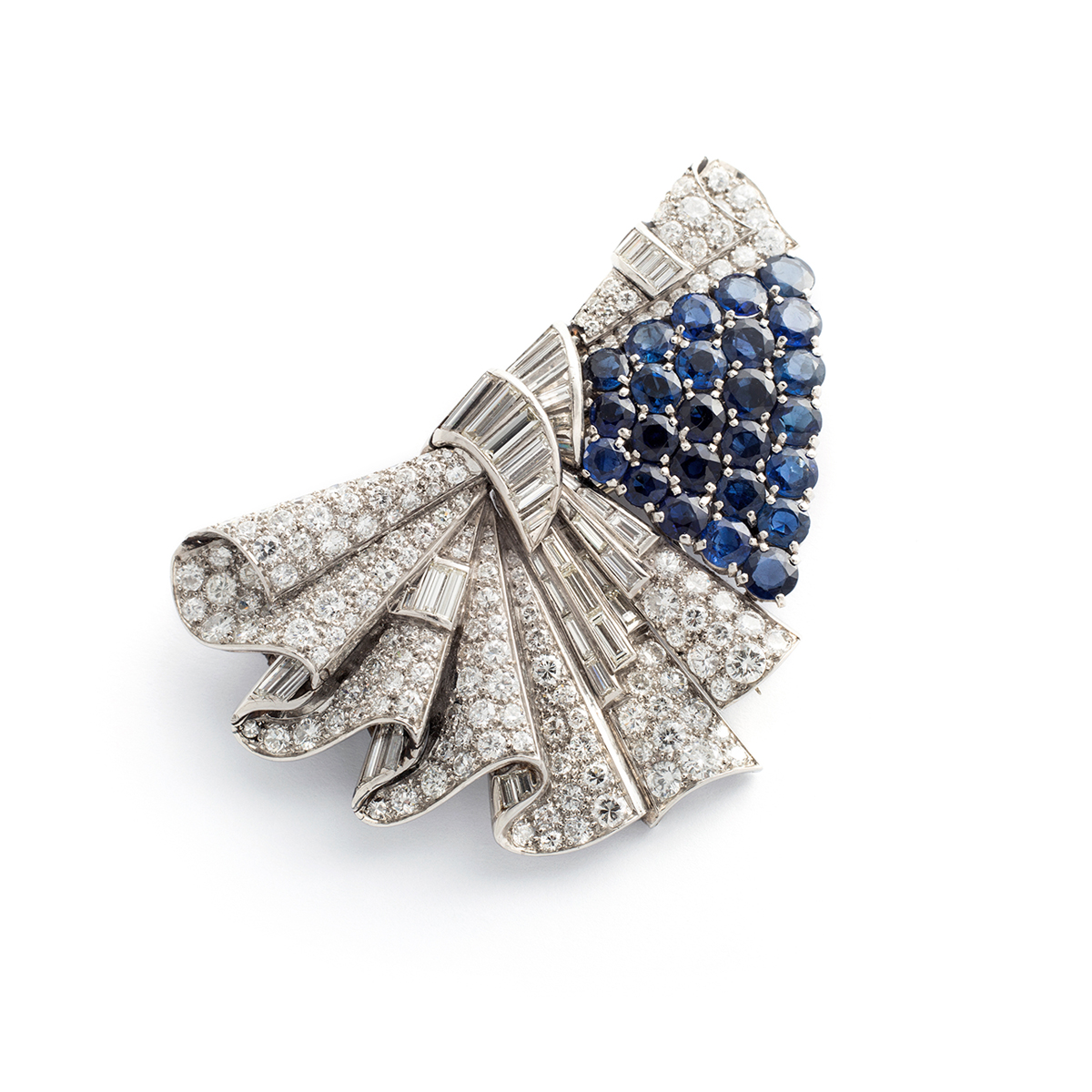 20c397_2-diamond-white-blue-sapphire-double-clip-art-deco-1930s-ostertag-cartier-van-cleef-arpels-janesich-mauboussin-boucheron-place-vendome-new-york-paris-couture-dress-brooch-clip-vint
