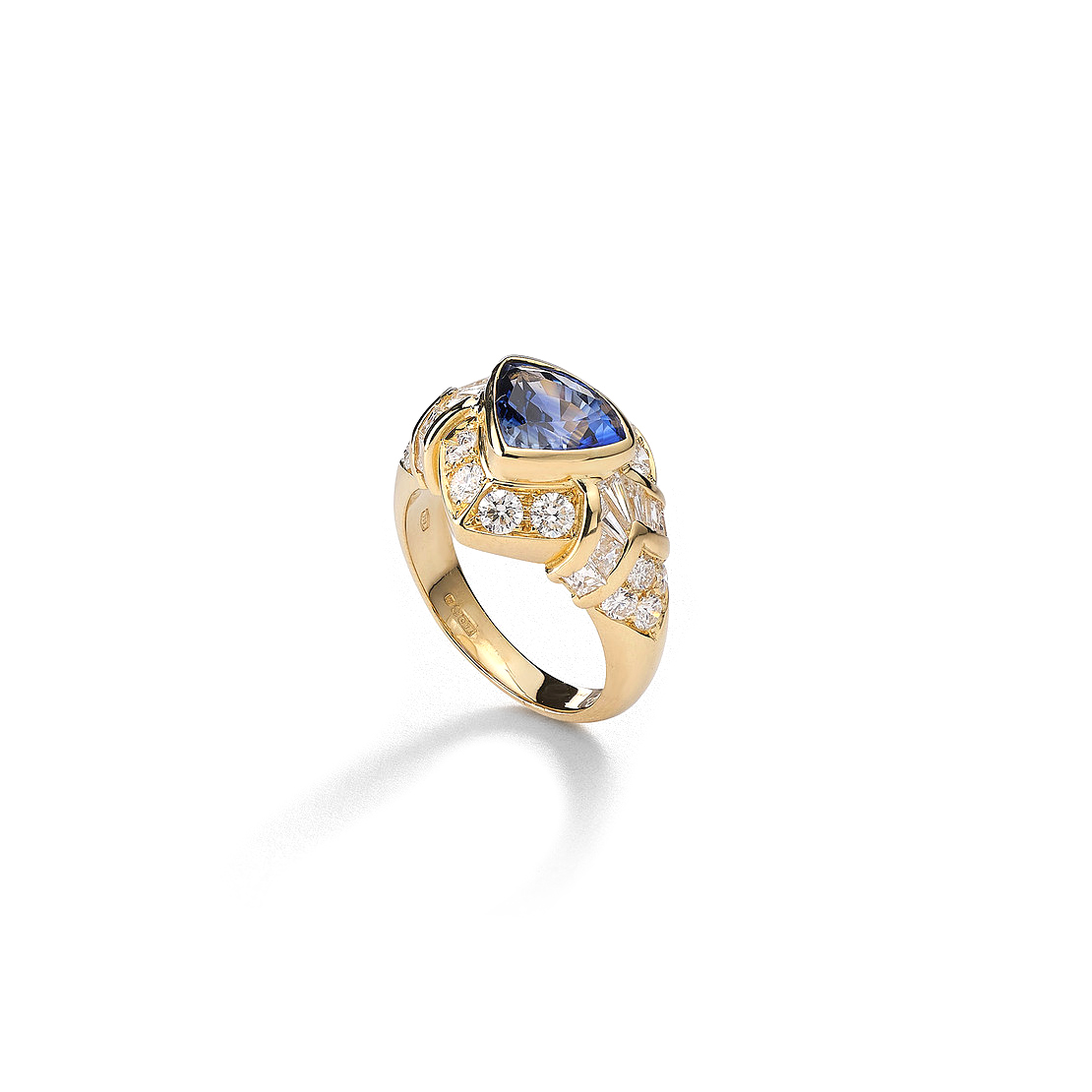 diamond-jewels-sapphires-tapers-cut-yellow-gold-ring