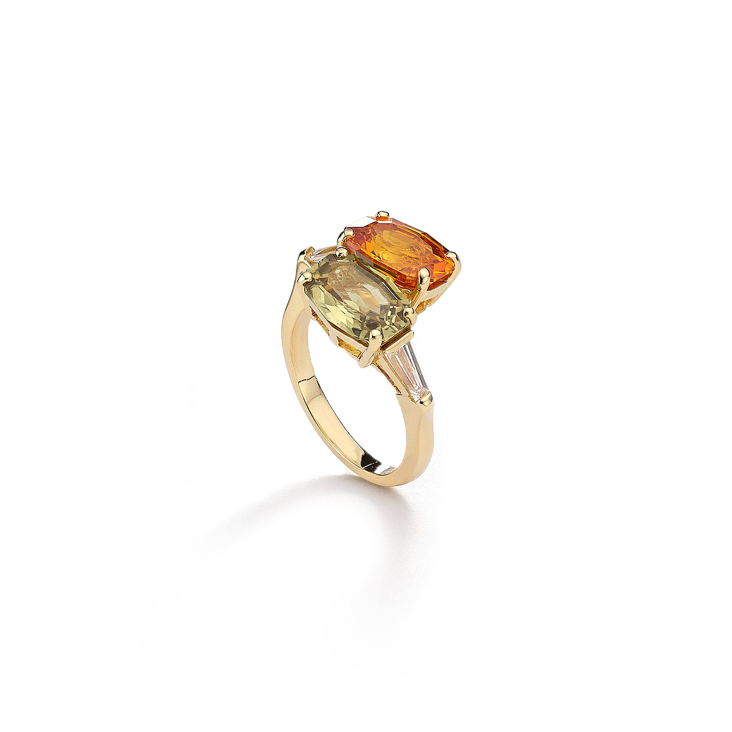 diamond-jewels-oval-cut-sapphires-18kt-yellow-gold-ring