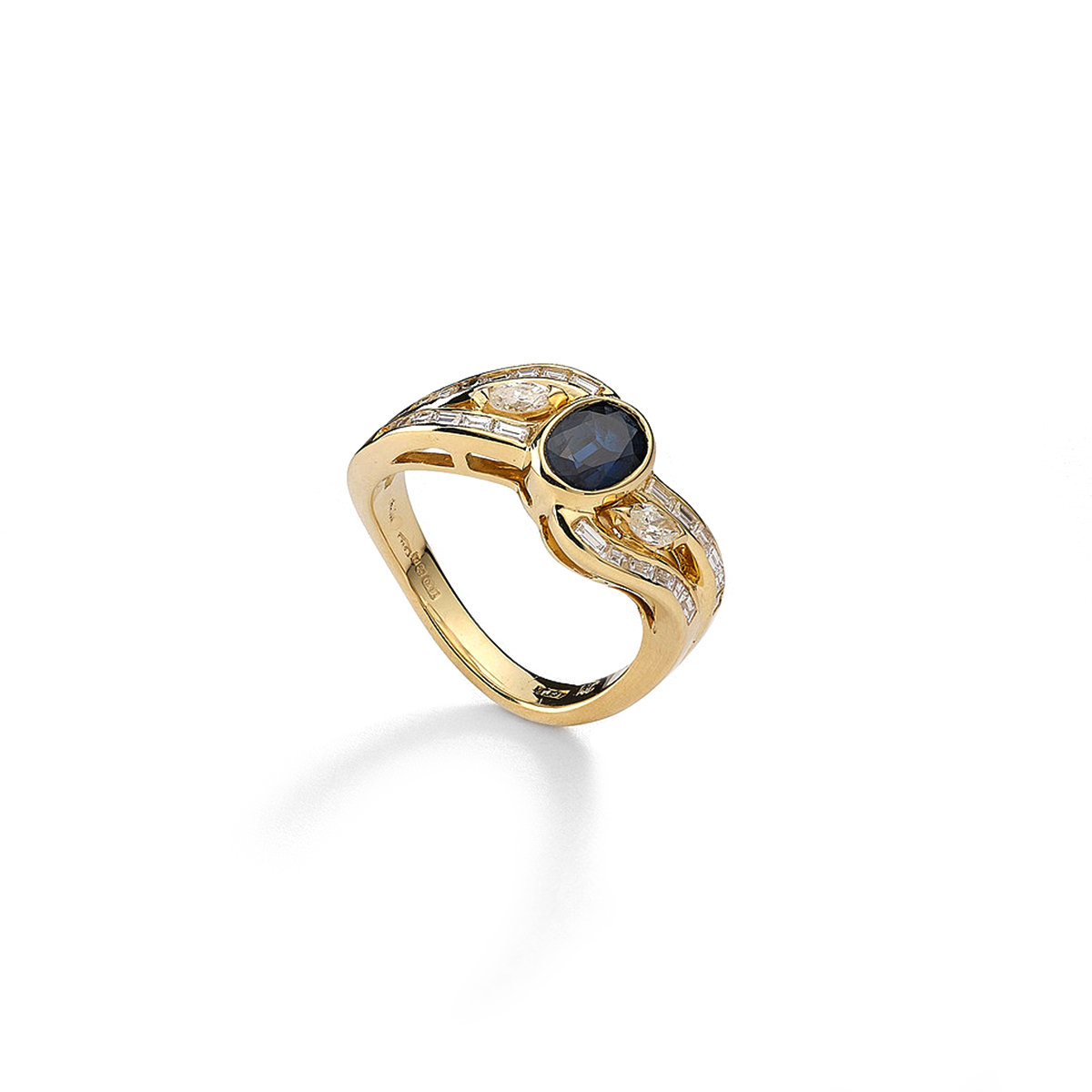 jewels-diamonds-oval-cut-sapphire-18kt-yellow-gold-ring