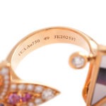 Close-up of the inside of the ring it is engraved: VCA AU750 size 49 series no. JE202537
