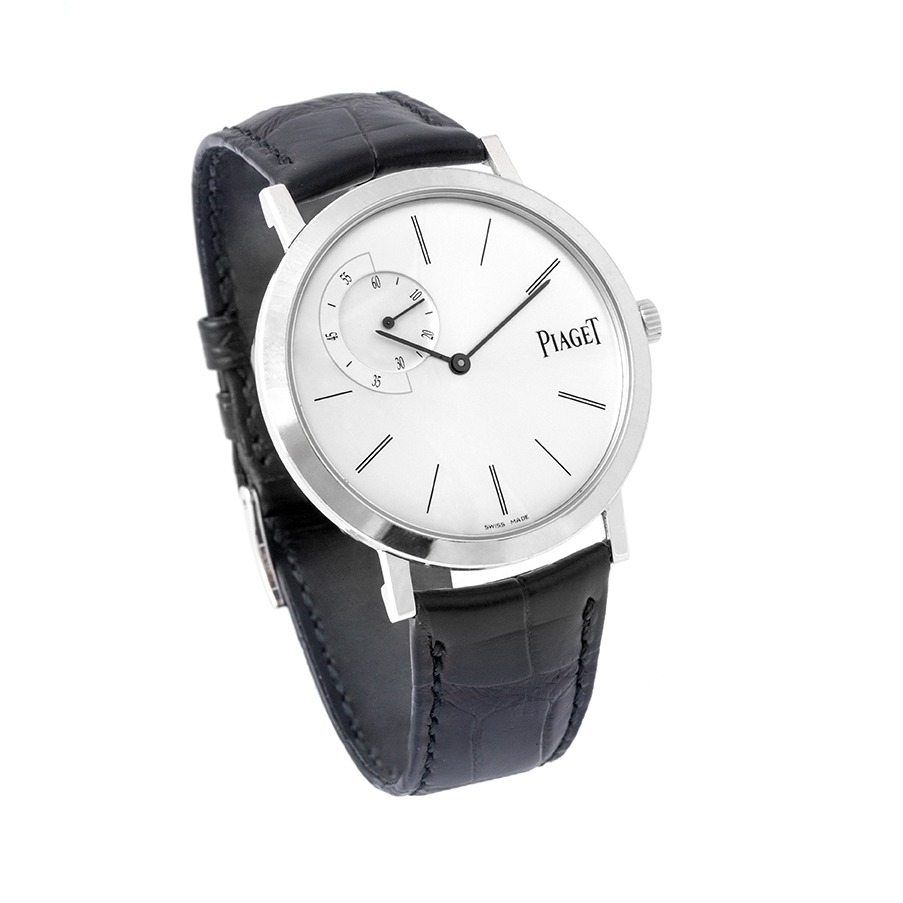 Front view of Piaget Altiplano (GOA33112) manual wind watch, features a 40mm 18k white gold case surrounding a silver dial on a brand new black alligator strap.