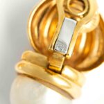 Benoit de Gorsky Yellow Gold 18K Pearl Earclips. Width: maximum 2.00 centimeters. Height: 3.50 centimeters. Total weight: 45.73 grams